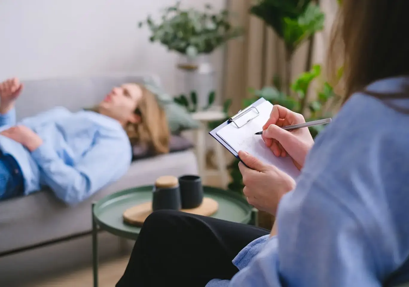 Uzależnienia behawioralne Łomża, leczenie hazardu, gamingu, kompulsywnych zakupów, pornografii i objadania się: sesja terapeutyczna na kozetce